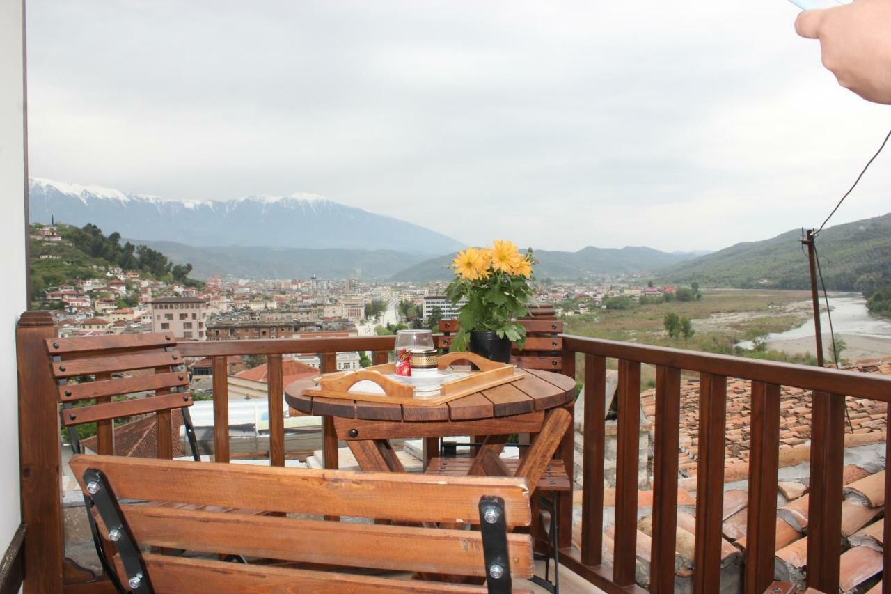Guesthouse Arjan Berat Zewnętrze zdjęcie