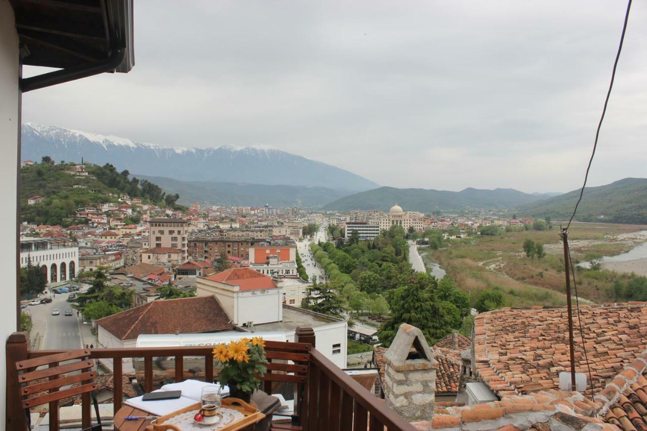 Guesthouse Arjan Berat Zewnętrze zdjęcie