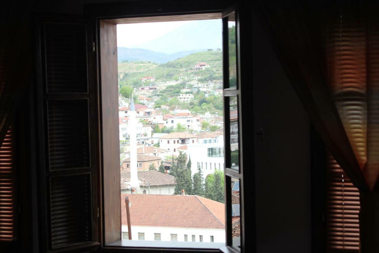 Guesthouse Arjan Berat Zewnętrze zdjęcie