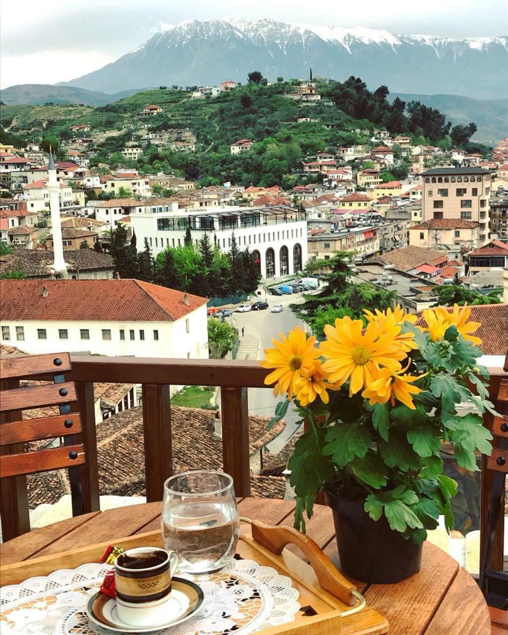Guesthouse Arjan Berat Zewnętrze zdjęcie