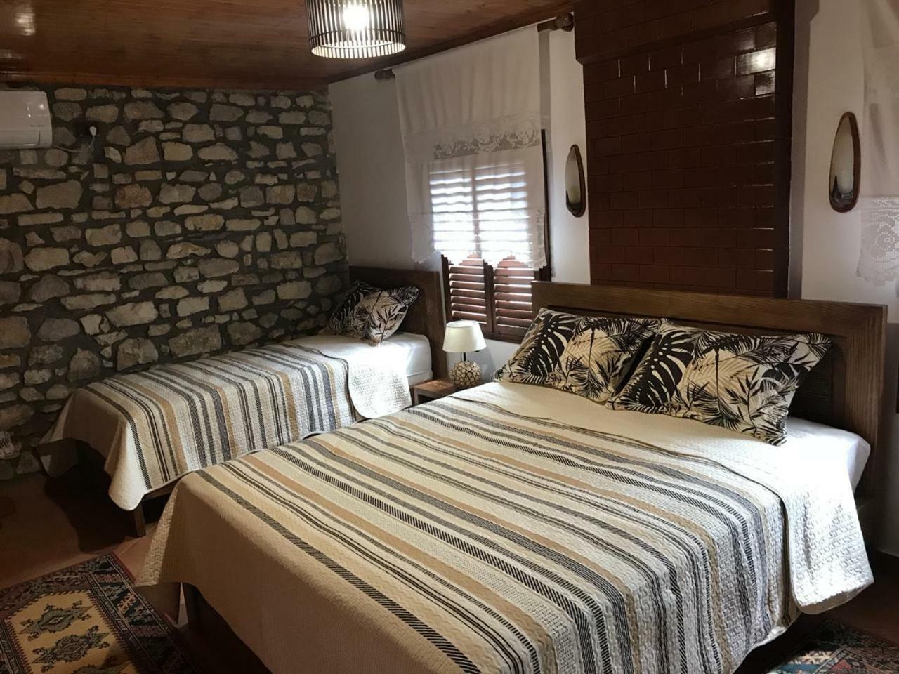 Guesthouse Arjan Berat Zewnętrze zdjęcie