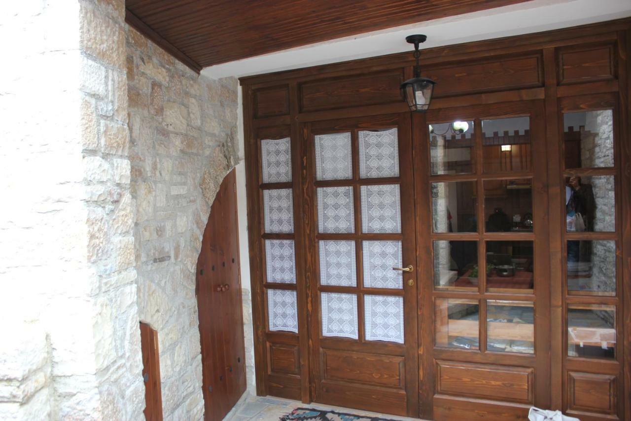 Guesthouse Arjan Berat Zewnętrze zdjęcie