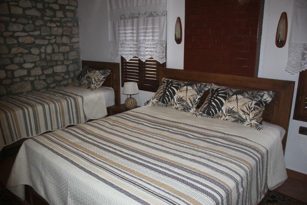 Guesthouse Arjan Berat Zewnętrze zdjęcie