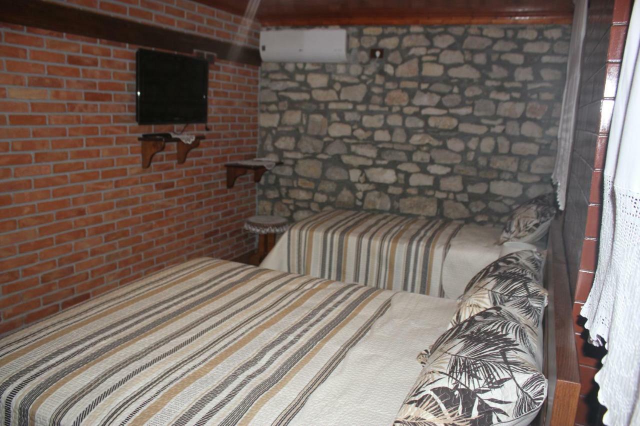 Guesthouse Arjan Berat Zewnętrze zdjęcie