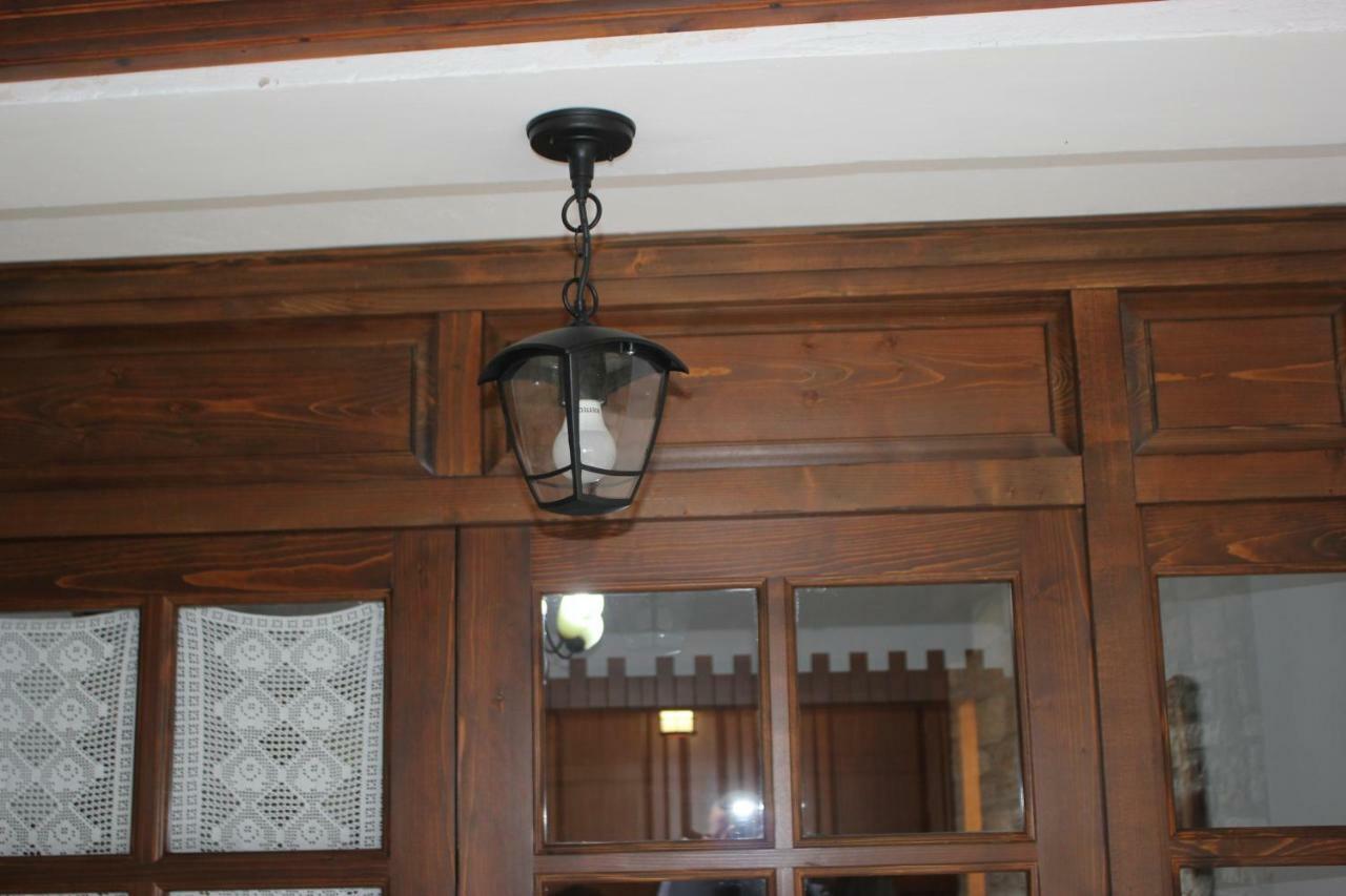 Guesthouse Arjan Berat Zewnętrze zdjęcie