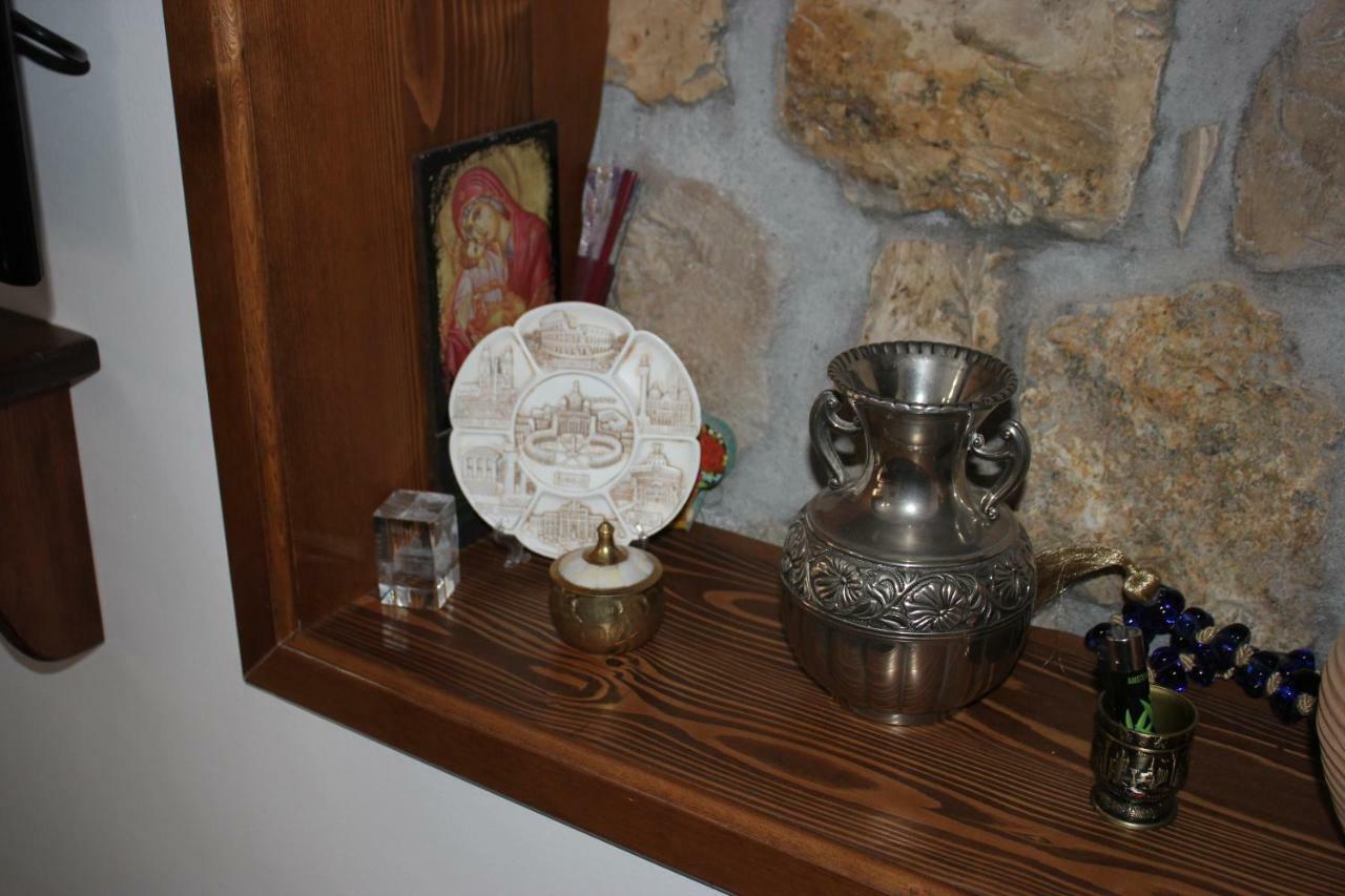 Guesthouse Arjan Berat Zewnętrze zdjęcie