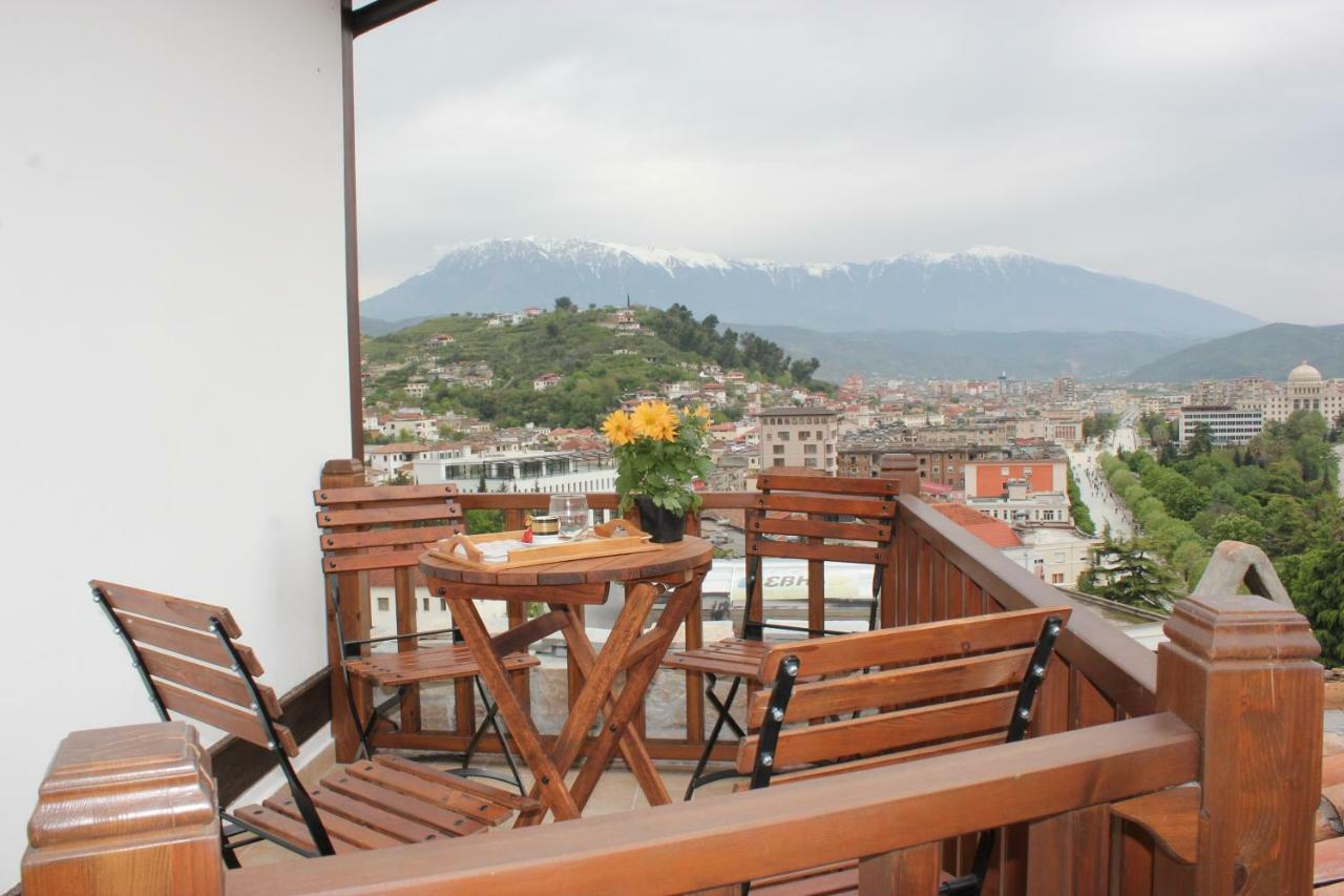 Guesthouse Arjan Berat Zewnętrze zdjęcie