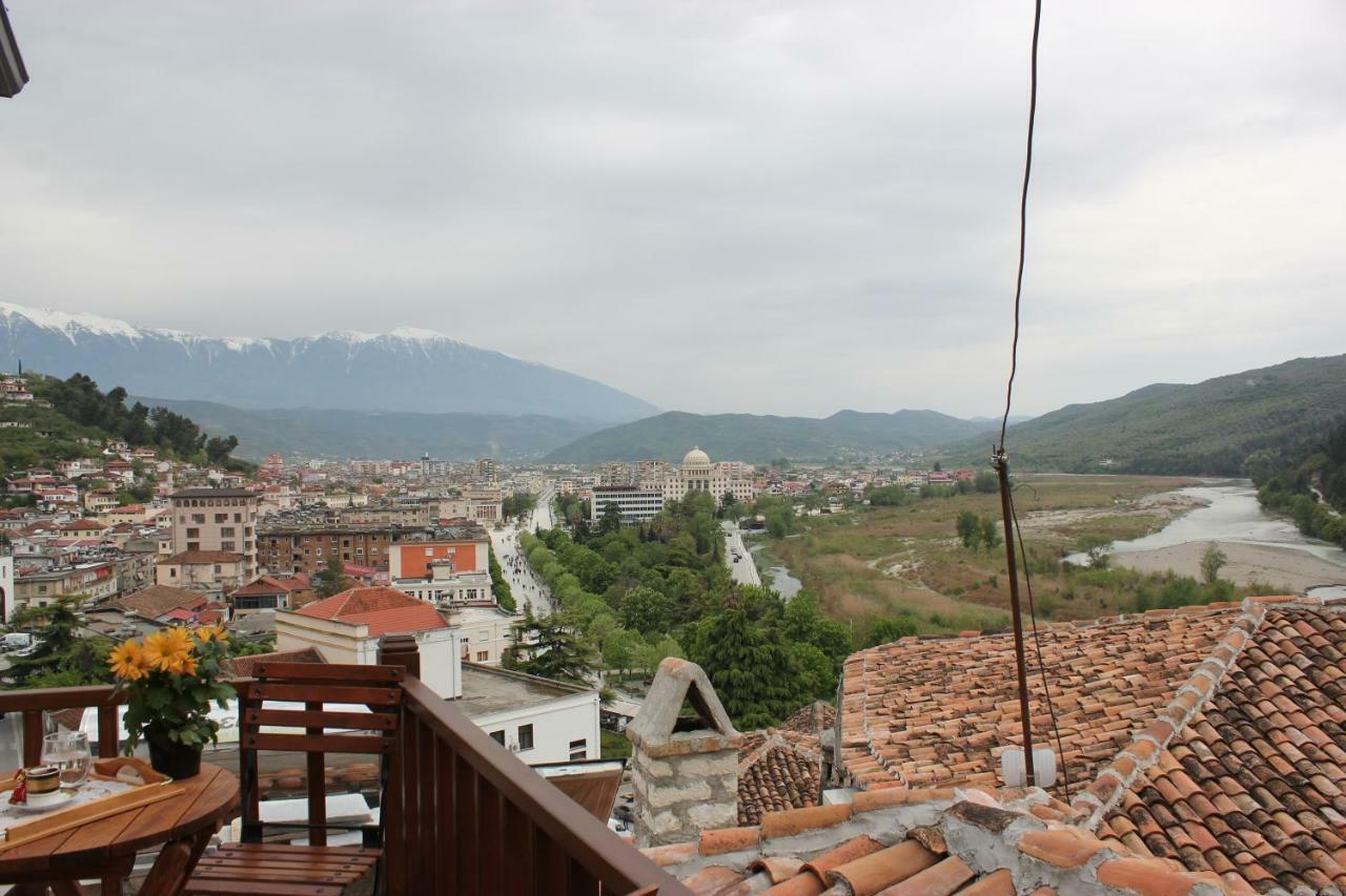Guesthouse Arjan Berat Zewnętrze zdjęcie